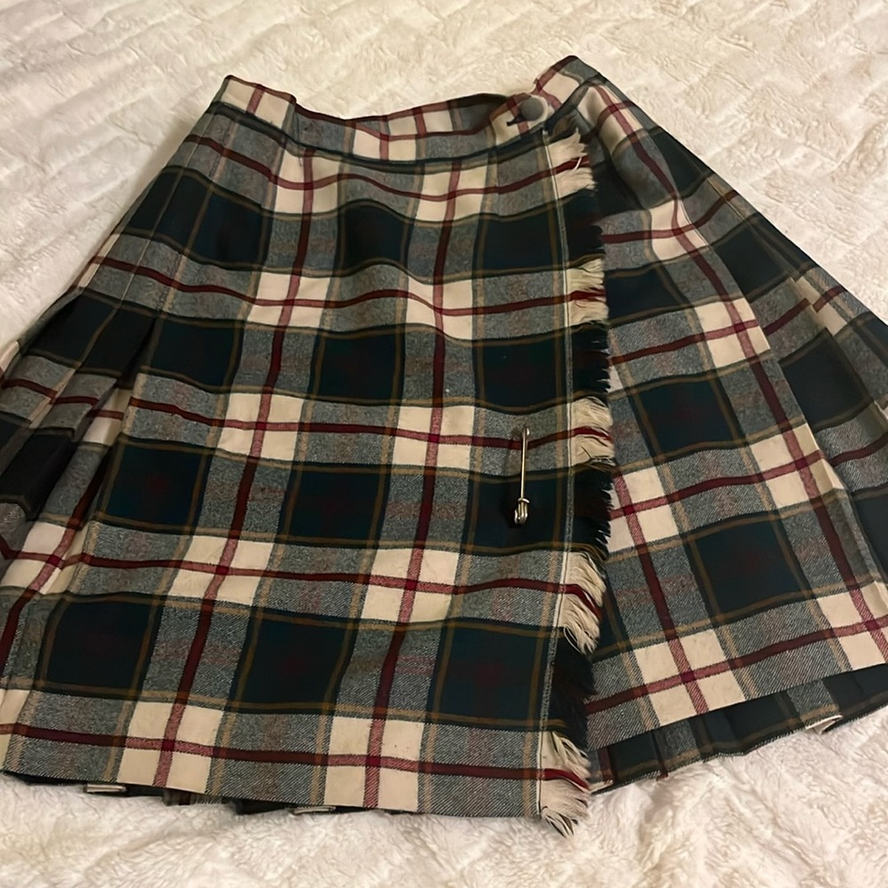 100% vintage wool pleated skirt